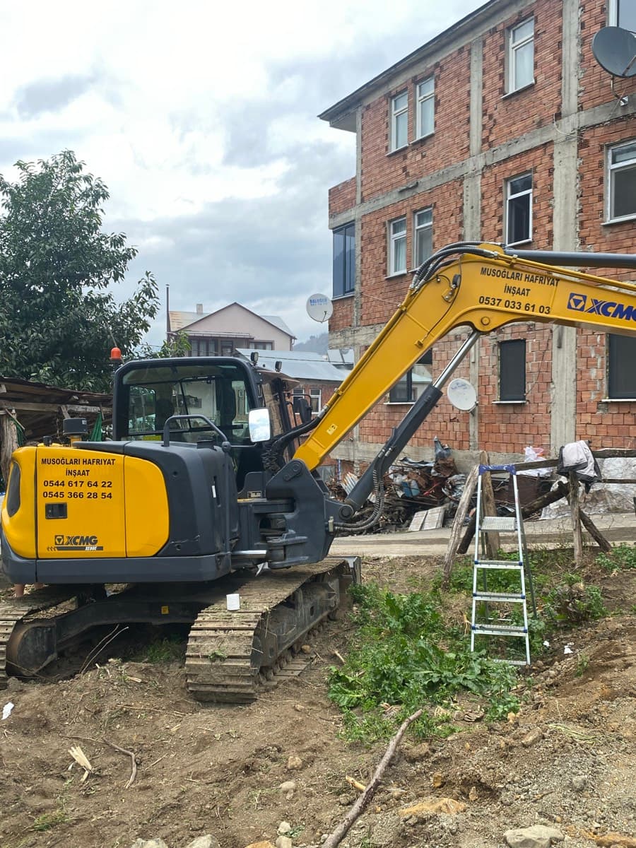 XCMG 9 TONLUK 1200 SAATTE